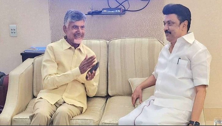 Chandrababu Naidu, MK Stalin meet at Delhi airport after NDA, INDIA bloc meetings, photos surface