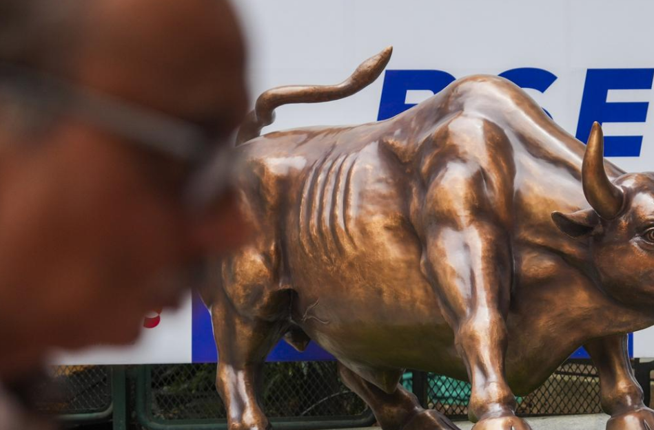 Sensex, Nifty close at fresh lifetime highs on gains in ICICI Bank, Infosys
