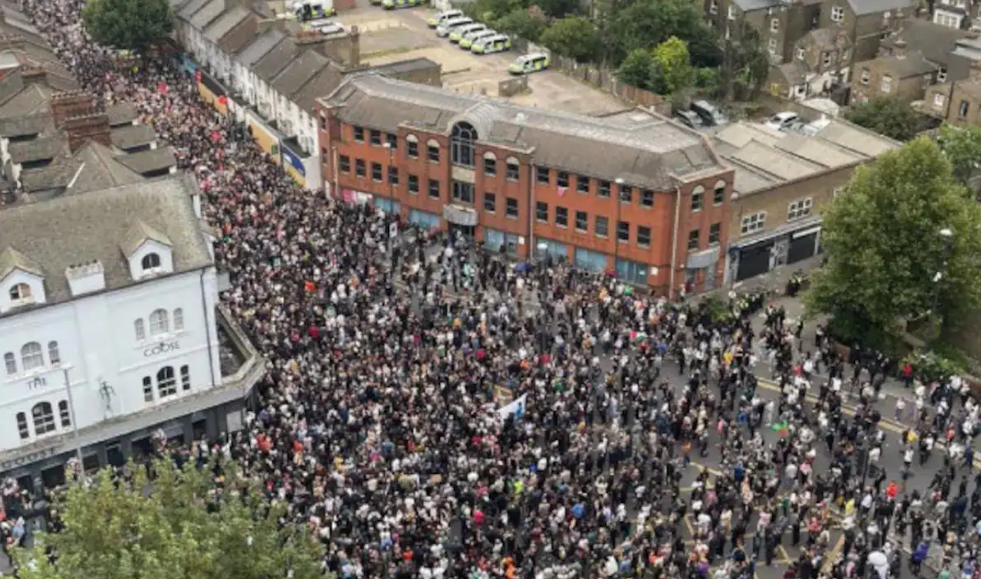 Anti-Racism Protests Erupt In UK Amid Unrest After Far-Right Demonstrations