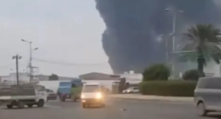 Israeli military initiates airstrikes on Ras Isa and Hodeidah in Yemen