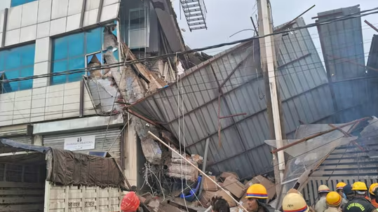 The death toll in Lucknow building collapse has risen to 8 after the recovery of 3 more bodies