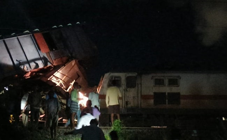 News update: Two trains crash in Tamil Nadu, causing 12 coaches to derail and passengers to sustain injuries
