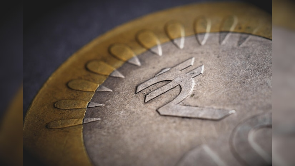 Rupee declines below 84 in comparison to US dollar due to FPI selling and rising oil prices