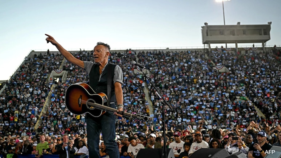Singer Bruce Springsteen says Donald Trump is vying to become a tyrant in America.